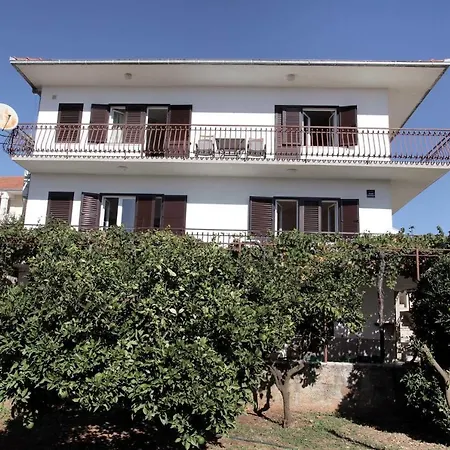 Apartament Marija *
